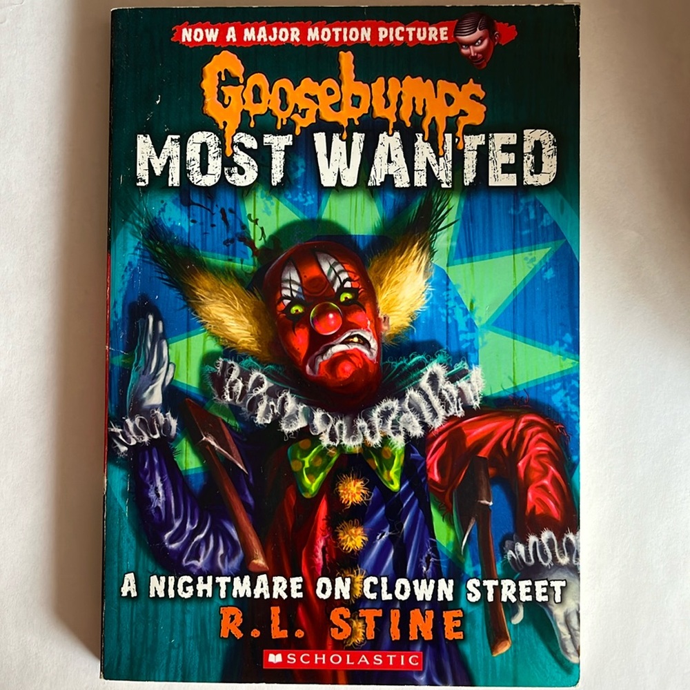 ⭐️ 5/$25 - GOOSEBUMPS - #7 A Nightmare on Clown Street